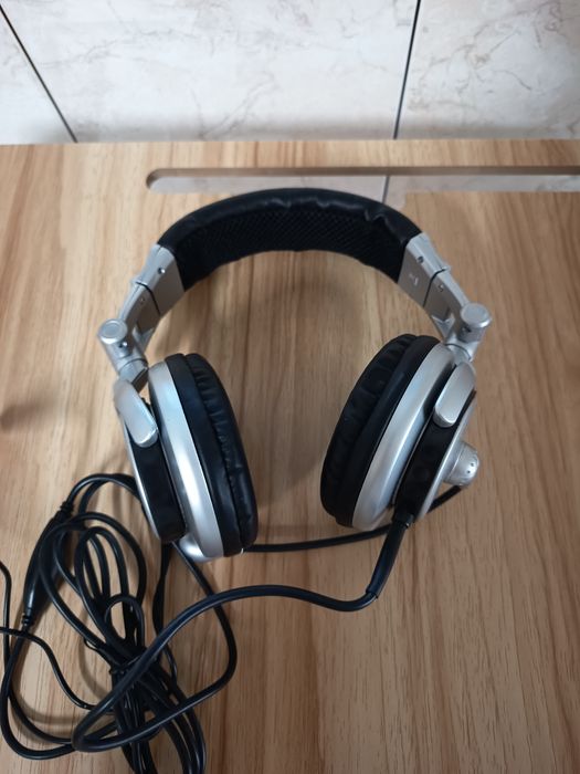 Dois Headsets Konig
