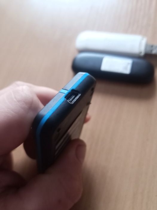 Модеми Huawei 2шт і ZTE
