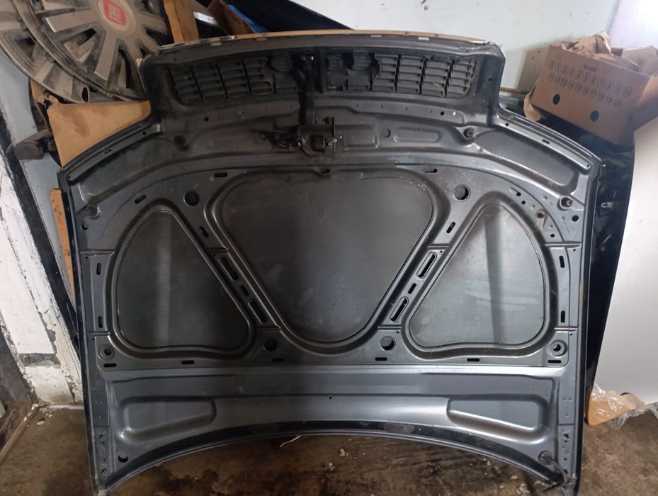 Продаються капоти  А4б6. Оригінал