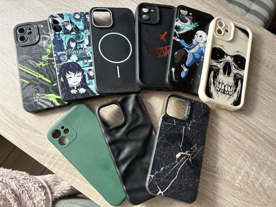 Чохли на iPhone 12
