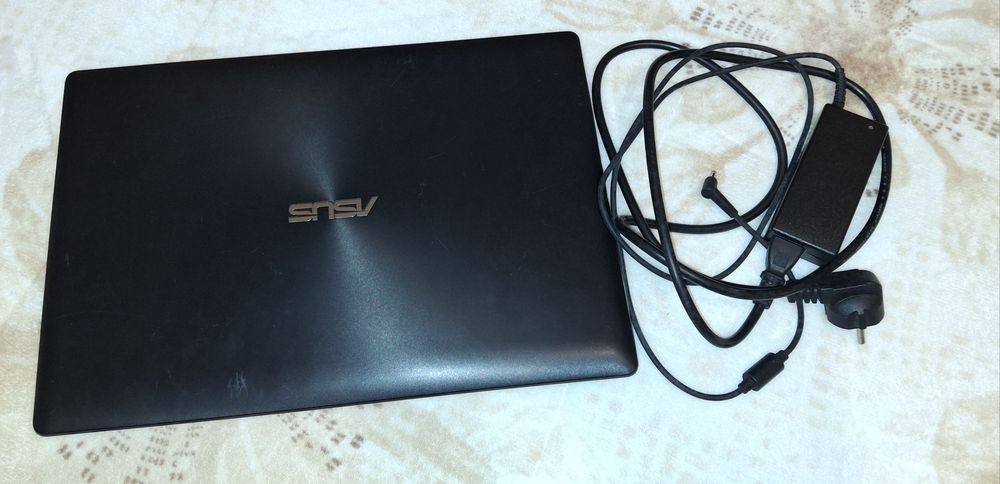 Portátil computador ASUS F553M