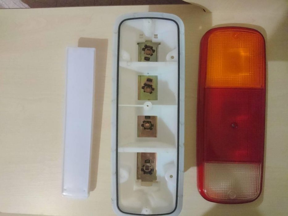 Фонарь стоп стекло зеркало мерс 207 208 308 410 609 814 варио 307 409