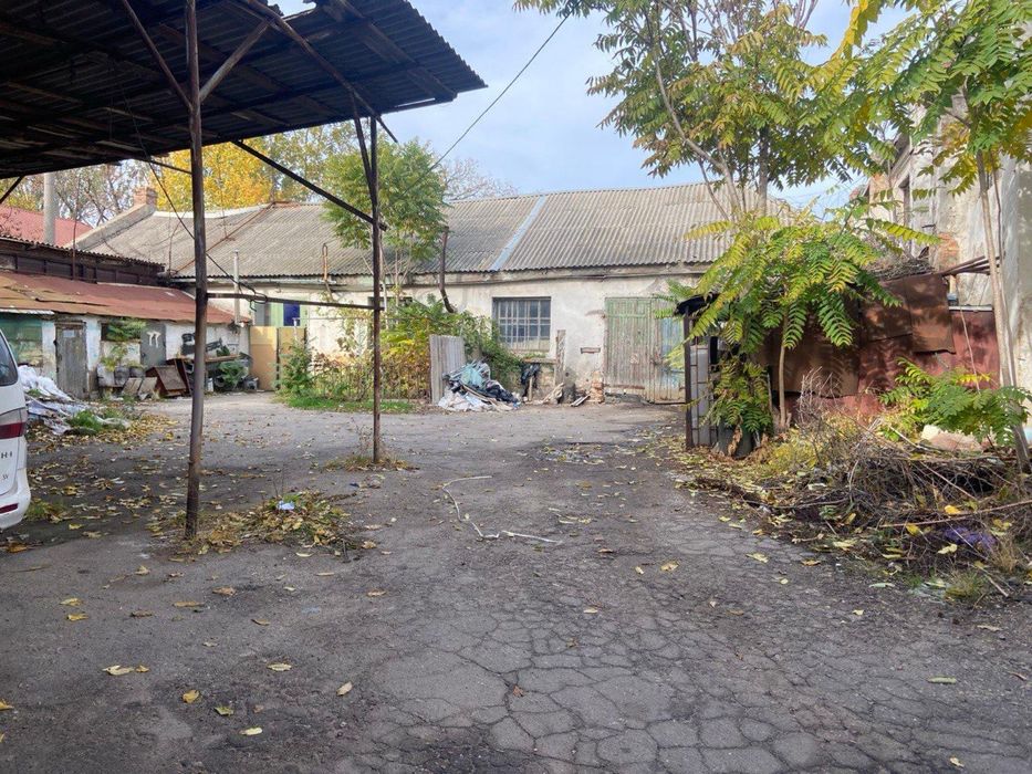 Продається база вул. Радісна, р-н БСМП, два вʼїзди, територія 4 га.