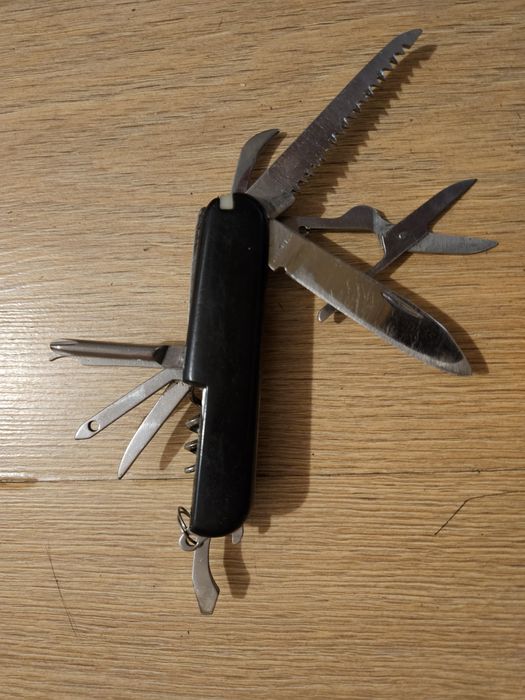 Scyzoryk czarny lekki