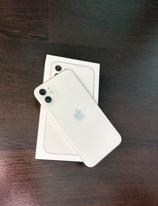 ІРоne 11 64Гб, білого кольору