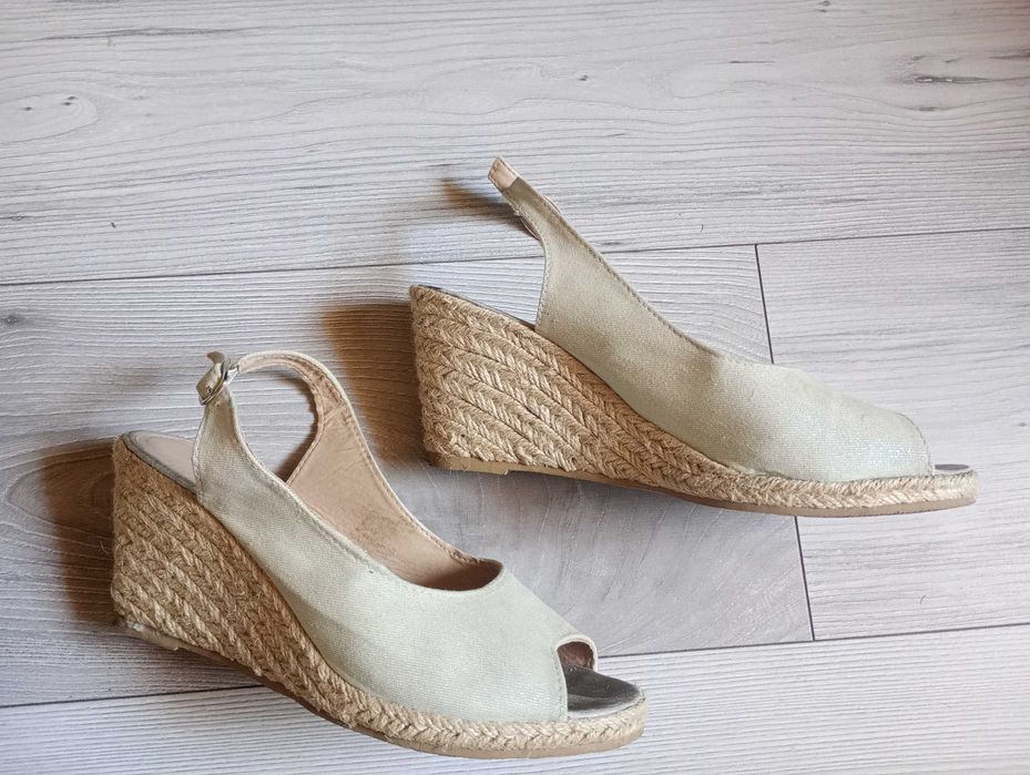 Sandały na koturnie koturny espadryle Tom & Rose 39