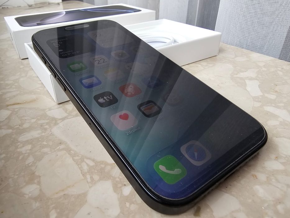 iPhone 16pro Black Titanium 256GB case Oryginał 96%bateria 306cykli