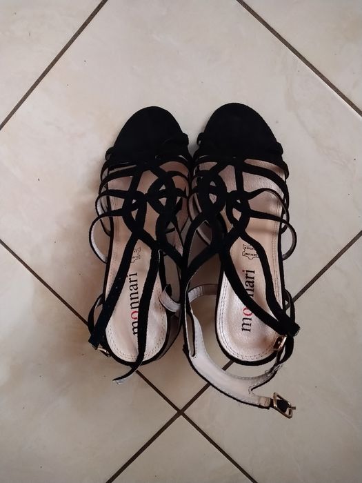 Buty czarne Monnari 38