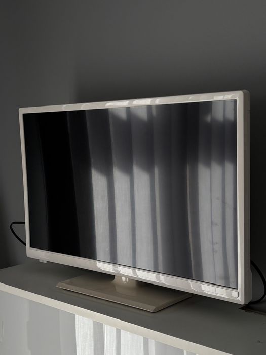 Tv Kunft - cor branca 24”