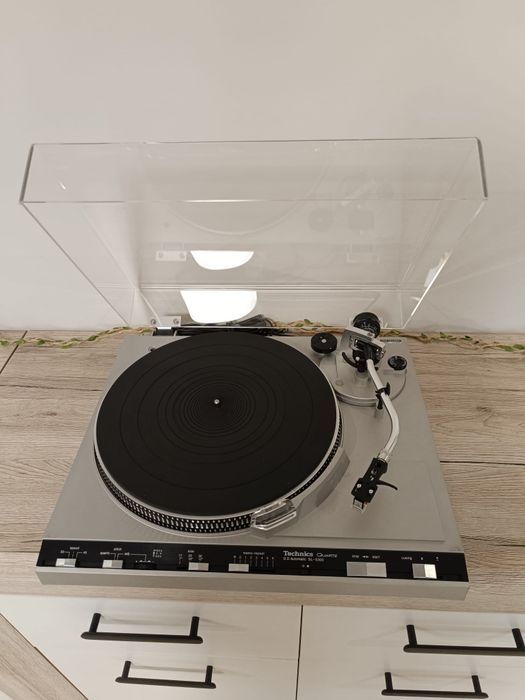 Gramofon Technics Quartz SL-5300