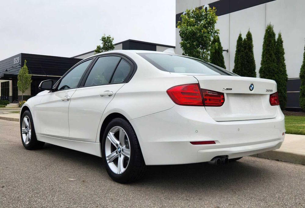 BMW 3 Series 328i xDrive      2014