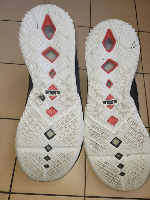 Sapatilhas basket Nike Lebron James 18