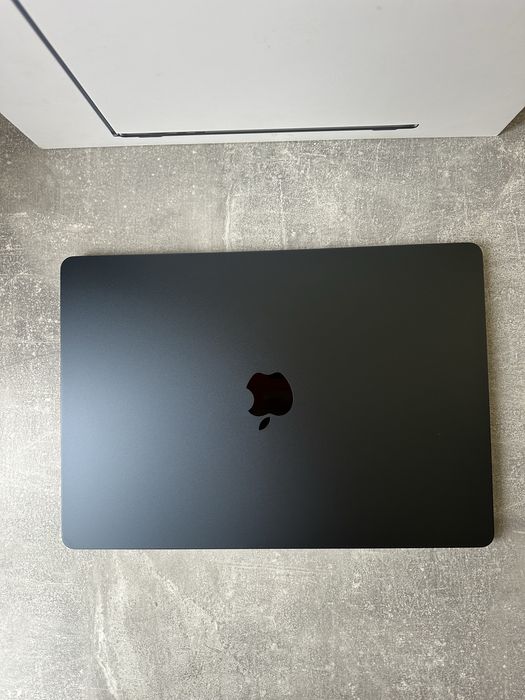 Macbook air 15.3 m2 8/256 2023 midnight