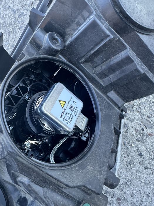 Фара land Rover Discovery sport AFS 2017 під ремонт