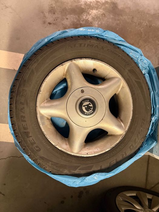 Felgi aluminiowe 13" Skoda Felicia + Opony letnie + Śruby