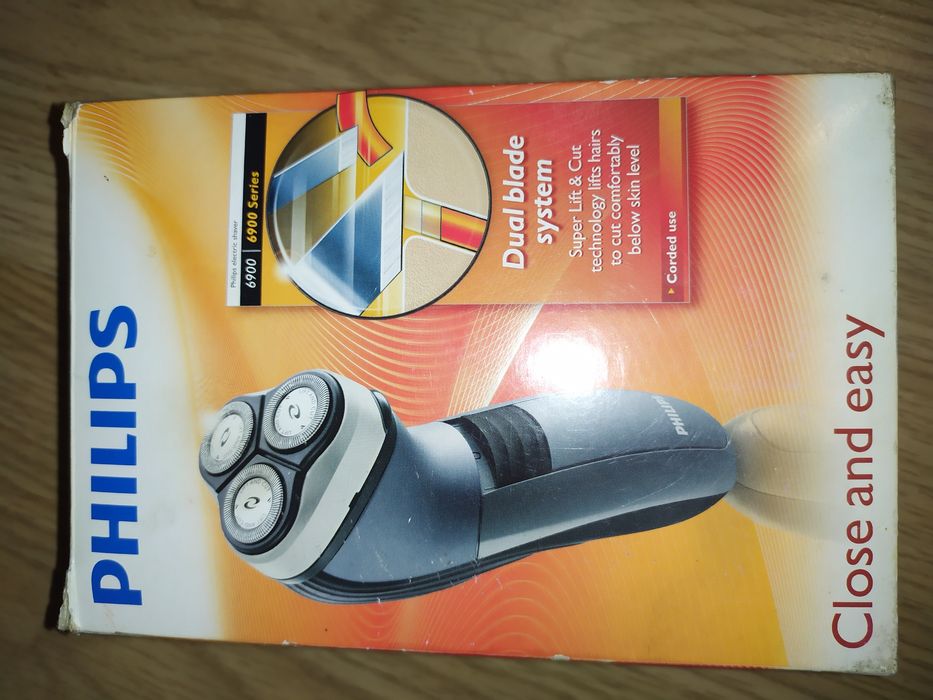 Электробритва Philips 6900,в хорошем состоянии