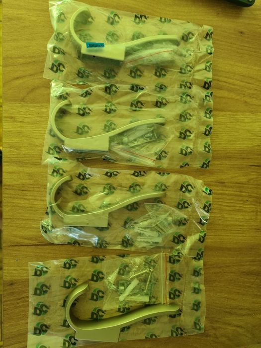 Продам крючок - вішак