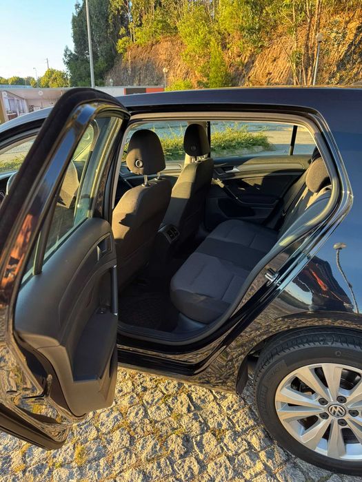 VW Golf VII (7,5) 1.6 TDI 115cv Comfortline | Manutenção Certificada