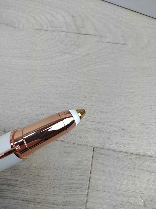 Finishing Touch Flawless Trymer do brwi OPIS