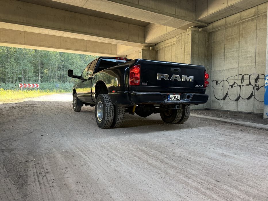 Dodge RAM 3500 4x4 Heavy Duty 5.7 V8 – bliźniak, benzyna + LPG