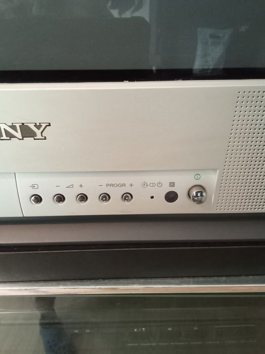 Vintage Sony Triniton CRT KV-TF21 PAL/Ntsc/Secam Stereo