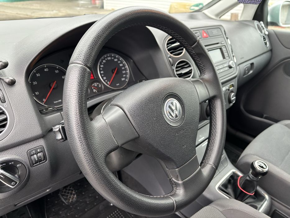 Volkswagen golf plus 1.6л