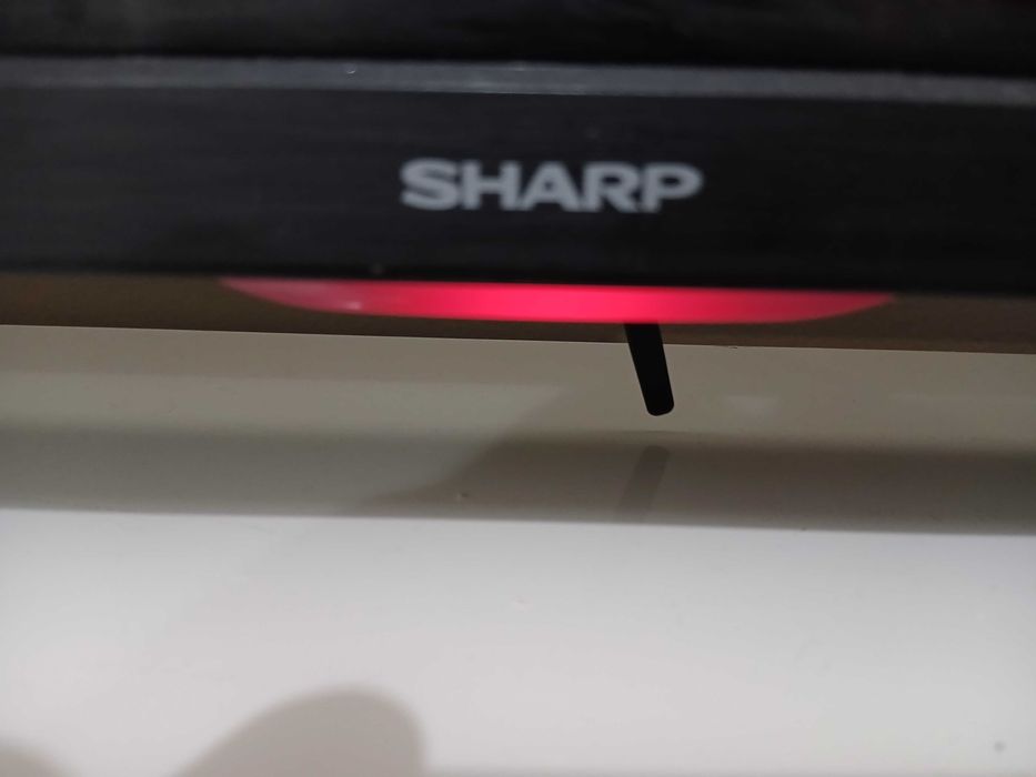TV Sharp 55” 4K – COM SOM (Backlight avariado)