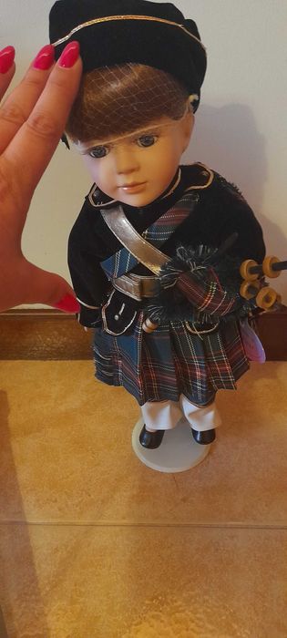 Boneco escocês de porcelana