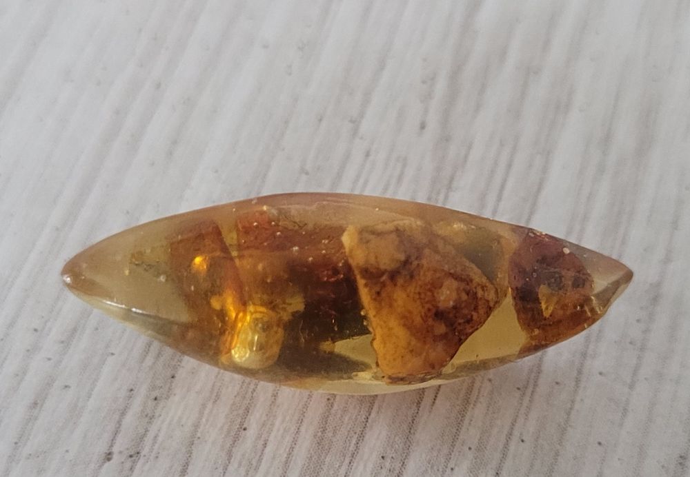 Broszka bursztyn przypinka 3cm