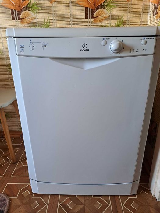 Посудомоечная машина Indesit DFG 051 продам недорого