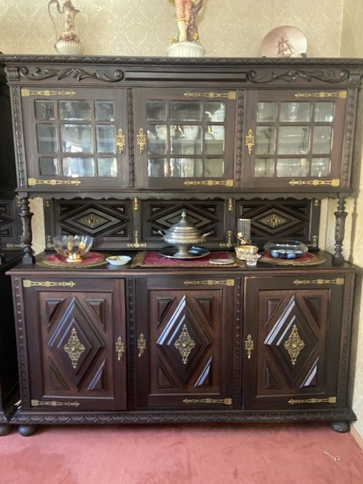 Par de Louceiros / Aparadores com Vitrine em Madeira Maciça Rústica