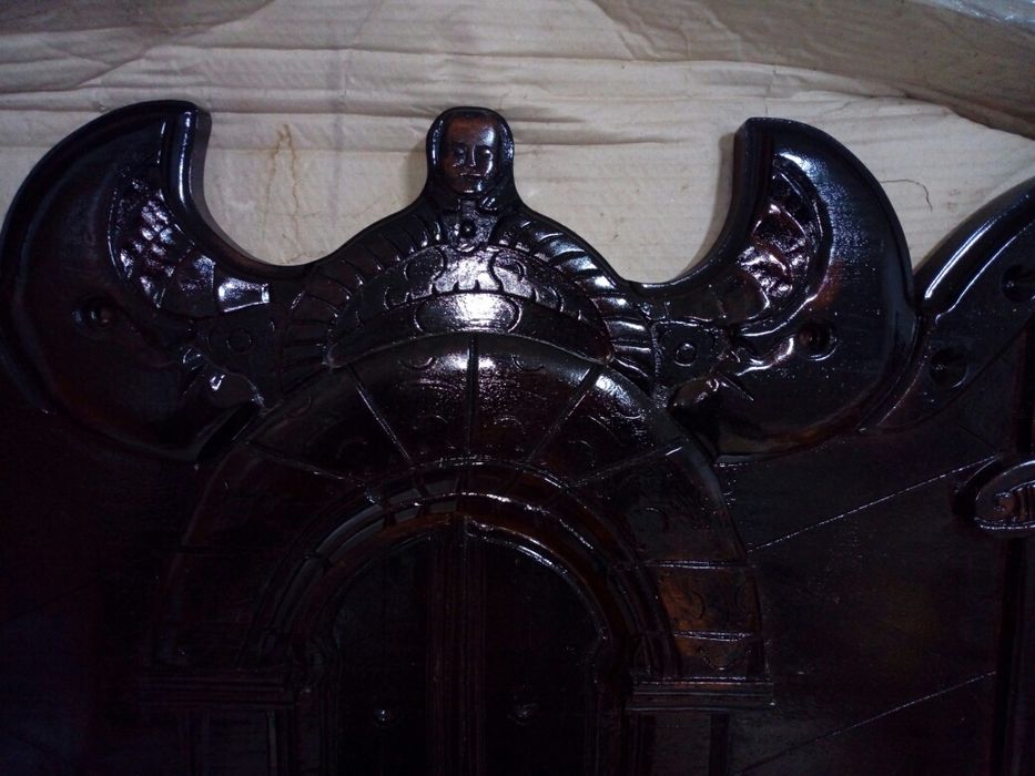 Quadro em madeira pau preto,  grande dimensão