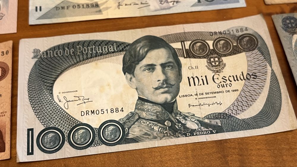 Lote de 24 Notas Escudos de Portugal (1964-1988)