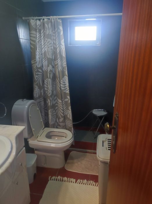 Vendo espaço rústico com casa remodelada a 10 minutos de carro a Vila