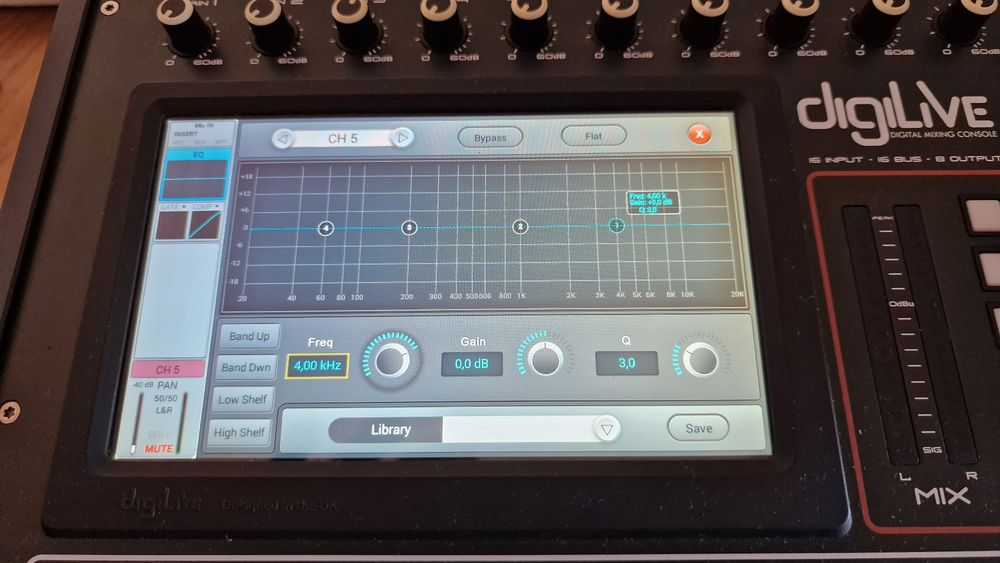 Mesa digital com 2 colunas behringer DR115DSP