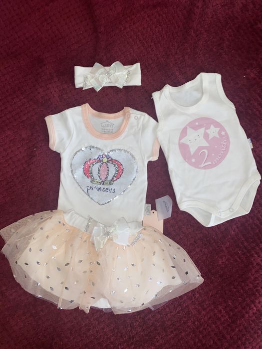 Костюмчик ( два бодика, юпочка, повязочка)