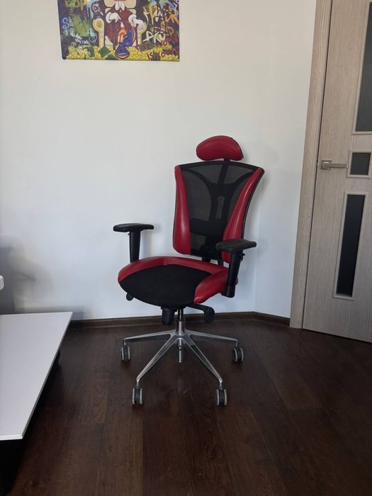 Геймерське / офісне крісло