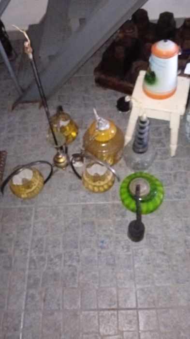 Banquinho muito antigo