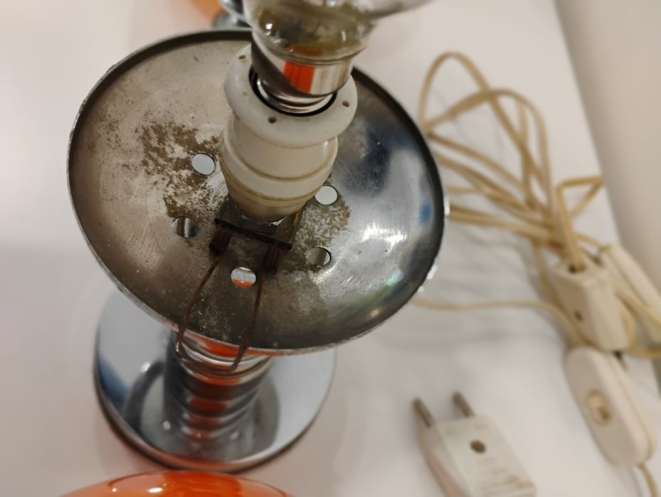 Par de candeeiros vintage com globos de vidro laranja