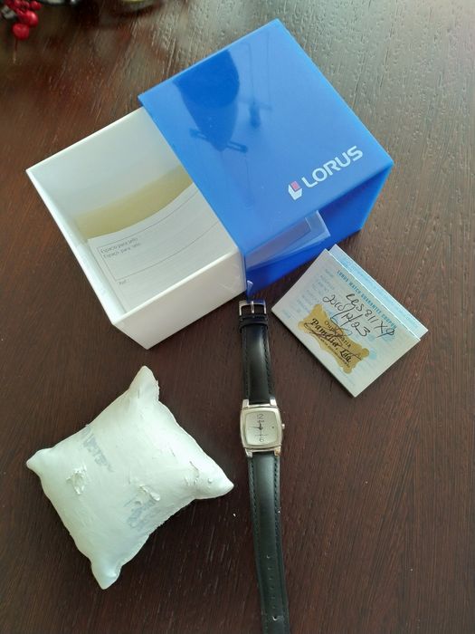 Relógio de pulso Lorus (modelo V501-X352), a funcionar