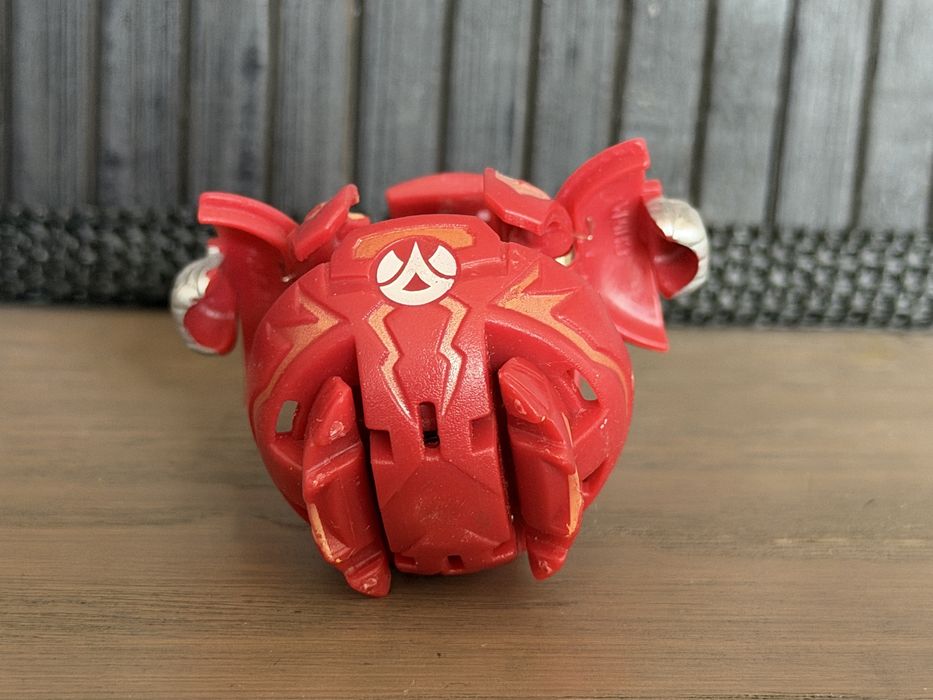 Bakugan bakugany Pyrus Warius