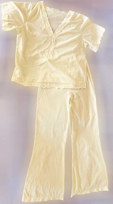 Pijama com Renda, como Novo