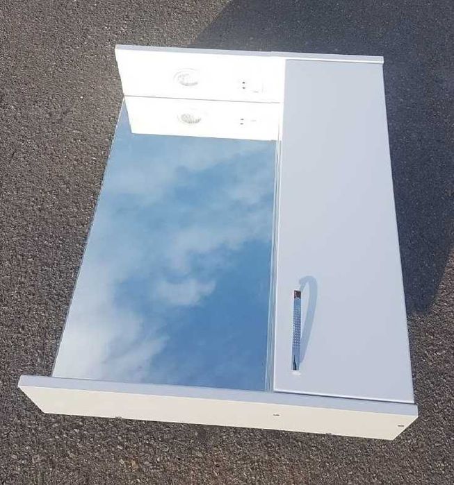 Зеркало с пеналом, тумбой, шкафчиком для ванной комнаты. Макияж и т.д.