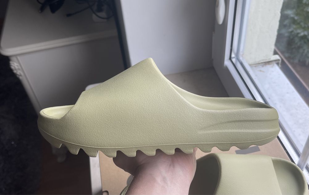 Klapki Adidas Yeezy Slide Resin rozm. 47