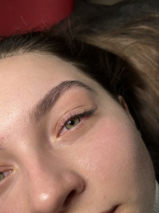 Нарощування вій, корекція брів