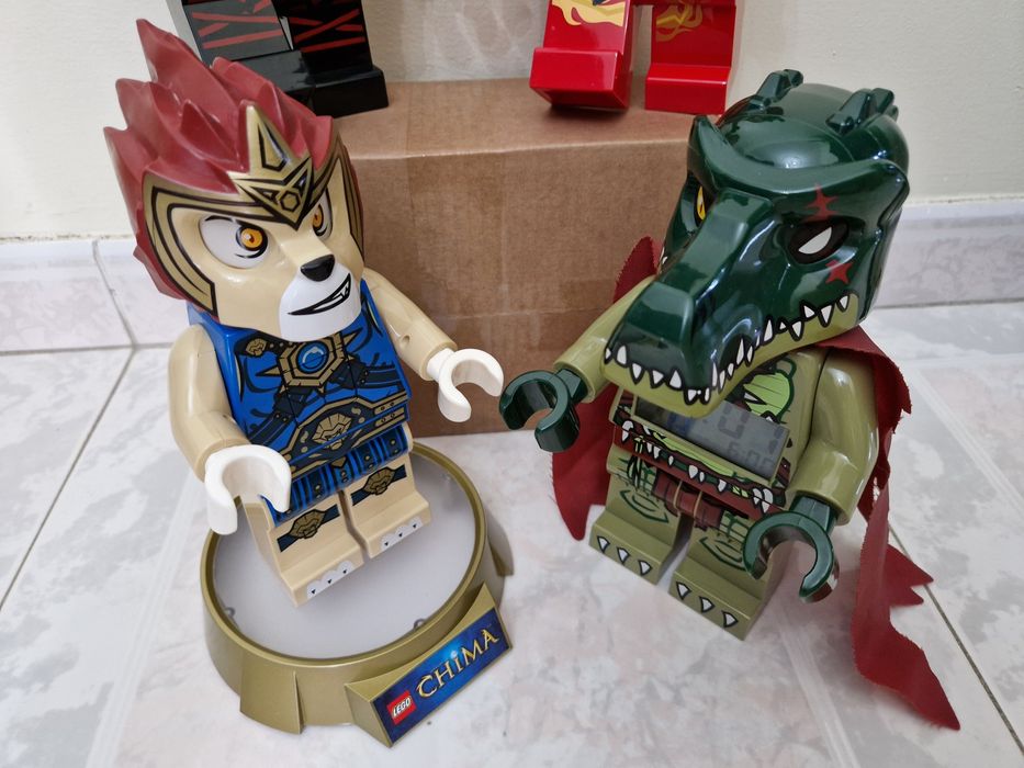 Bonecos da Lego com despertador