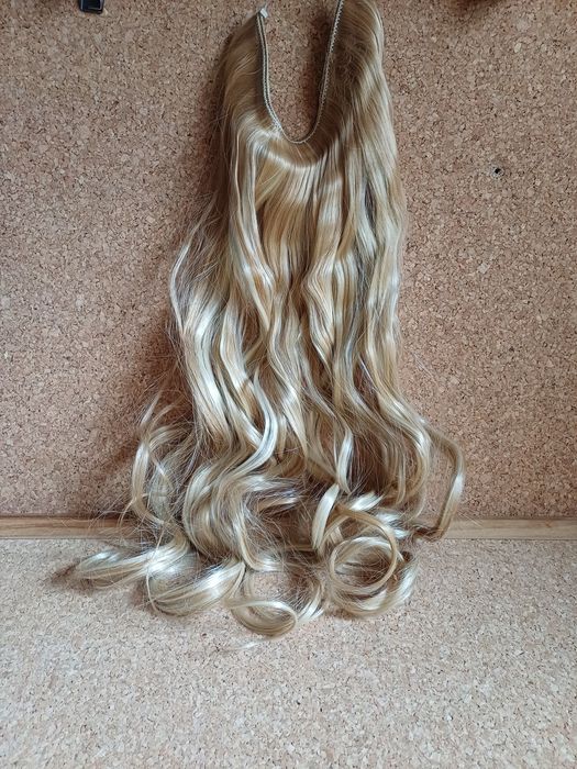 Extensão de cabelo comprido, com elástico. Novo.