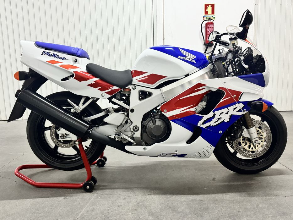 Honda CBR 900 RR Fireblade SC28