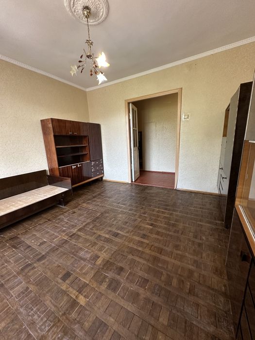 Продам 3х комнатную квартиру "сталинка" ул. Пушкинская, район старого ЖД вокзала