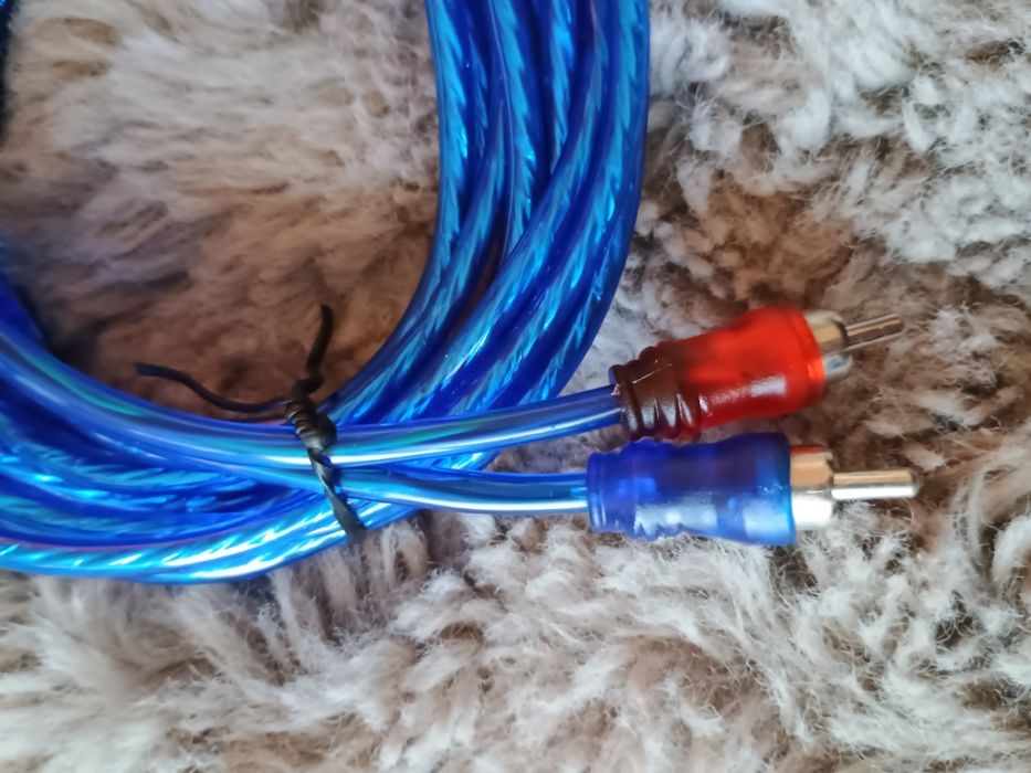Kabel 2x RCA (cinch) 4m do subwoofera